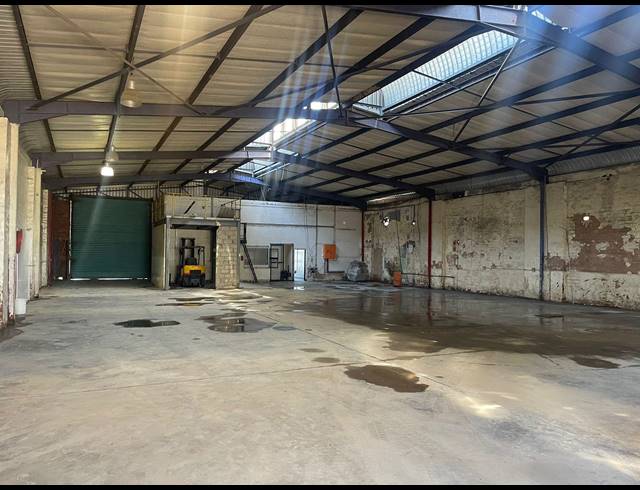735M² WAREHOUSE TO LET IN SPRINGFIELD